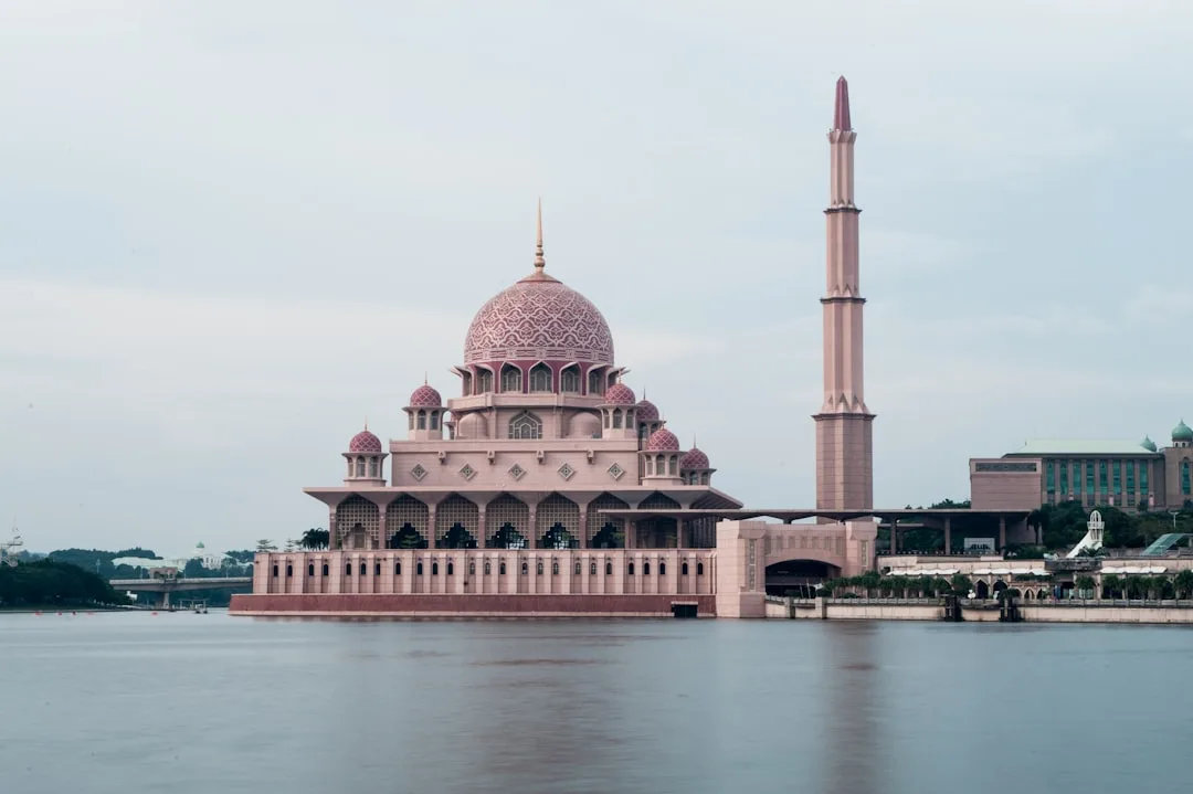 MYS 4D midday live draw schedule - Putrajaya mosque architecture, Malaysia, daily 13:05 WIB