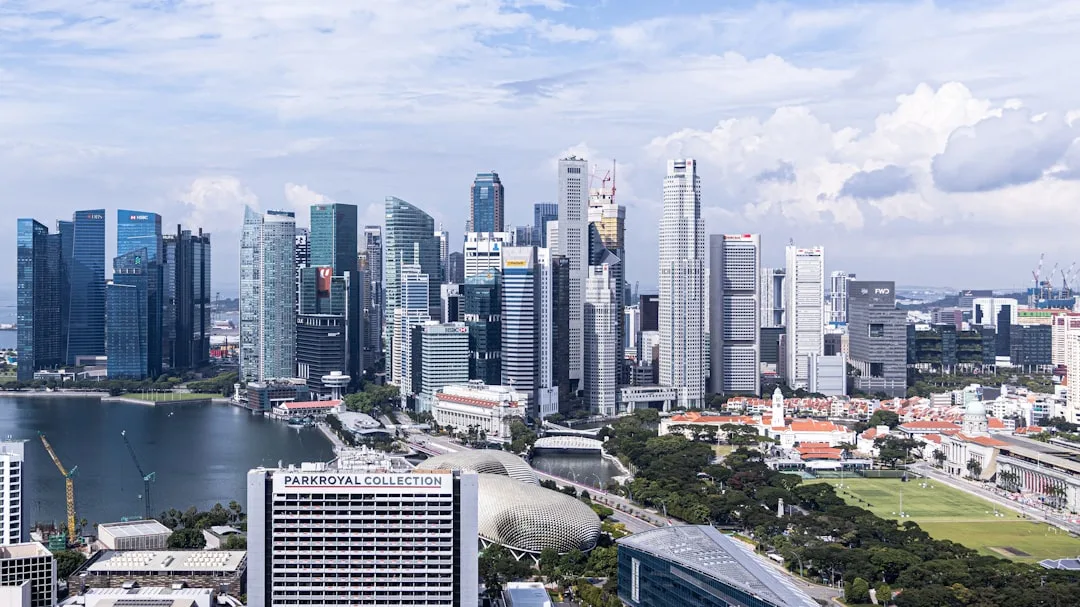 Skyline Singapore financial district - operator Singapore Pools kantor pusat data live draw SGP keluaran 4D resmi