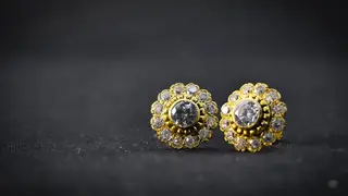 Ilustrasi mimpi anting-anting — erek-erek 2D 73