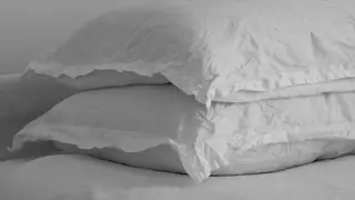 Ilustrasi mimpi bantal — erek-erek 2D 63