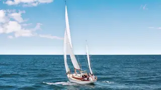 Ilustrasi mimpi perahu layar — erek-erek 2D 07