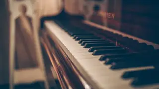 Ilustrasi mimpi piano — erek-erek 2D 23